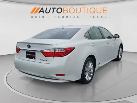 More photos of 2015 Lexus ES 300h Hybrid at Auto Boutique Ohio, OH