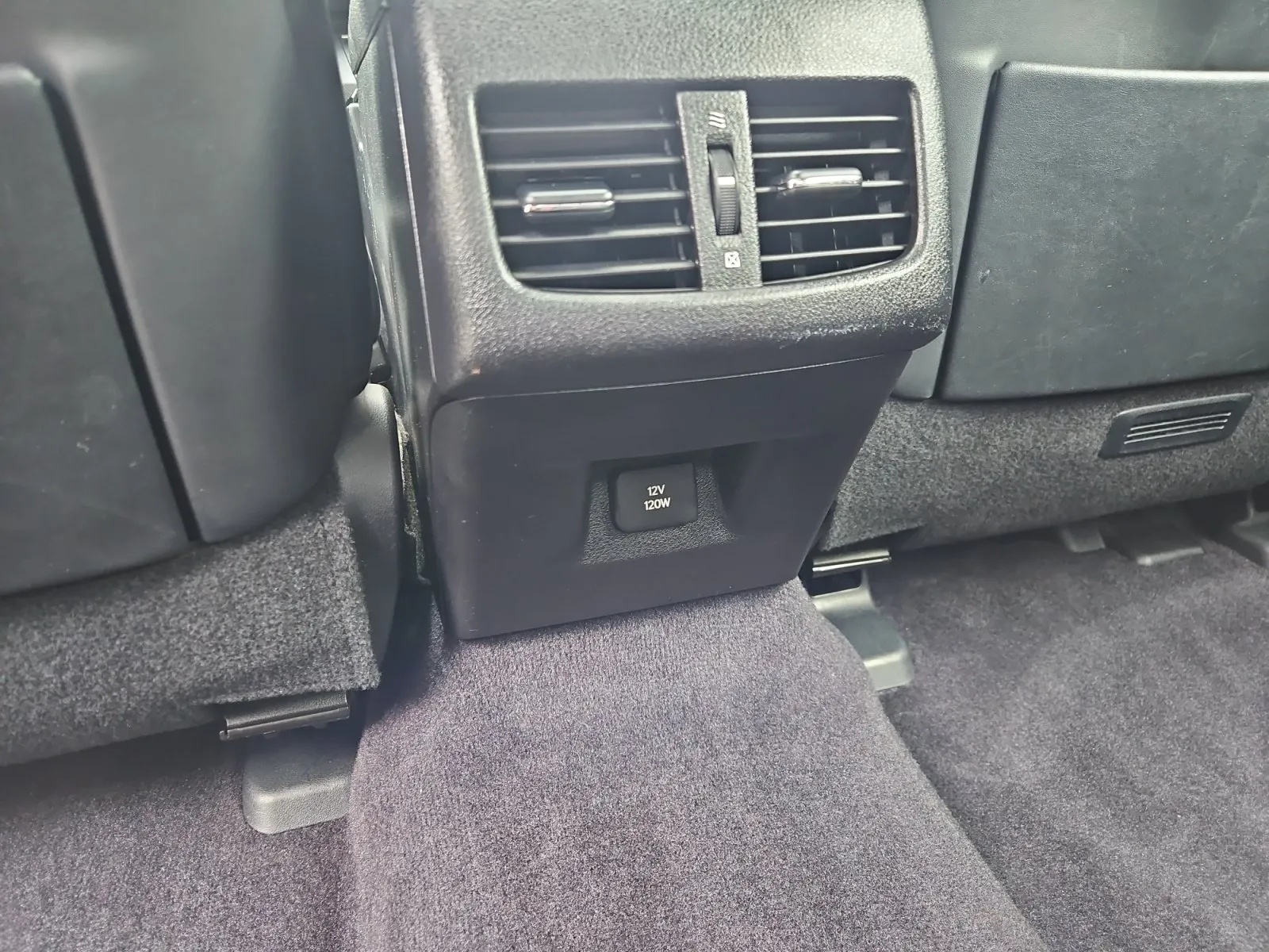Lexus ES photo 14