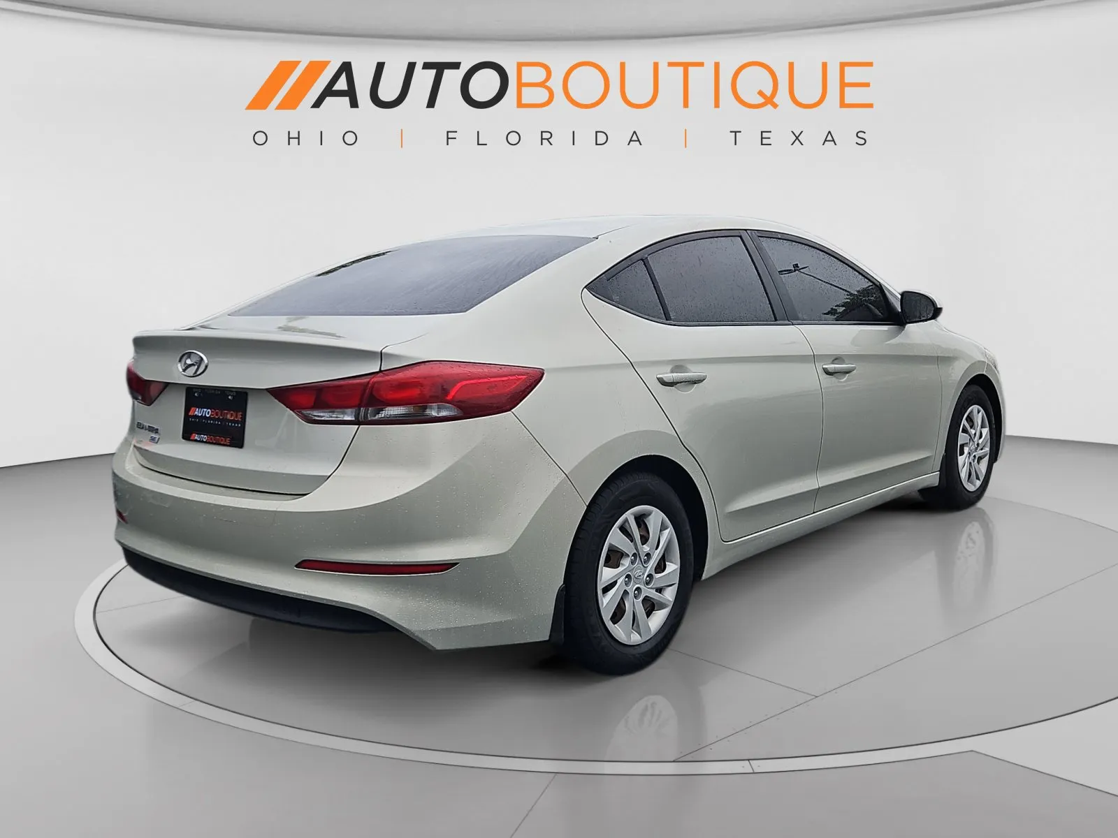 Hyundai Elantra photo 5
