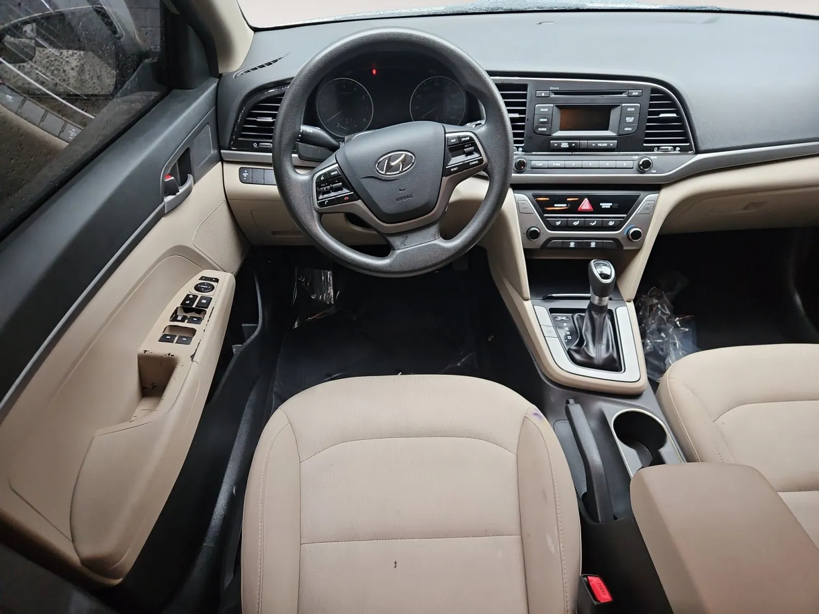 Hyundai Elantra photo 10