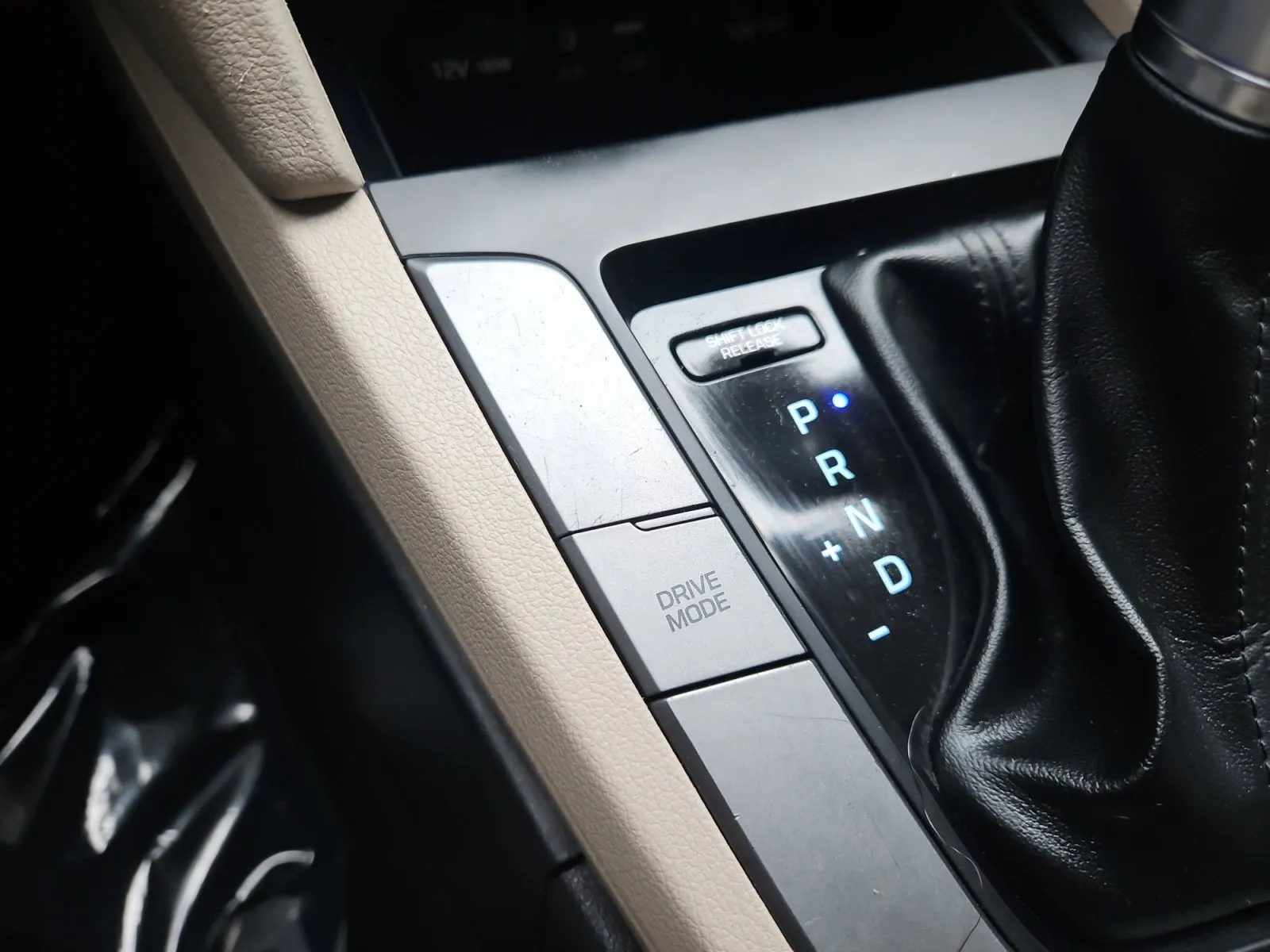 Hyundai Elantra photo 18