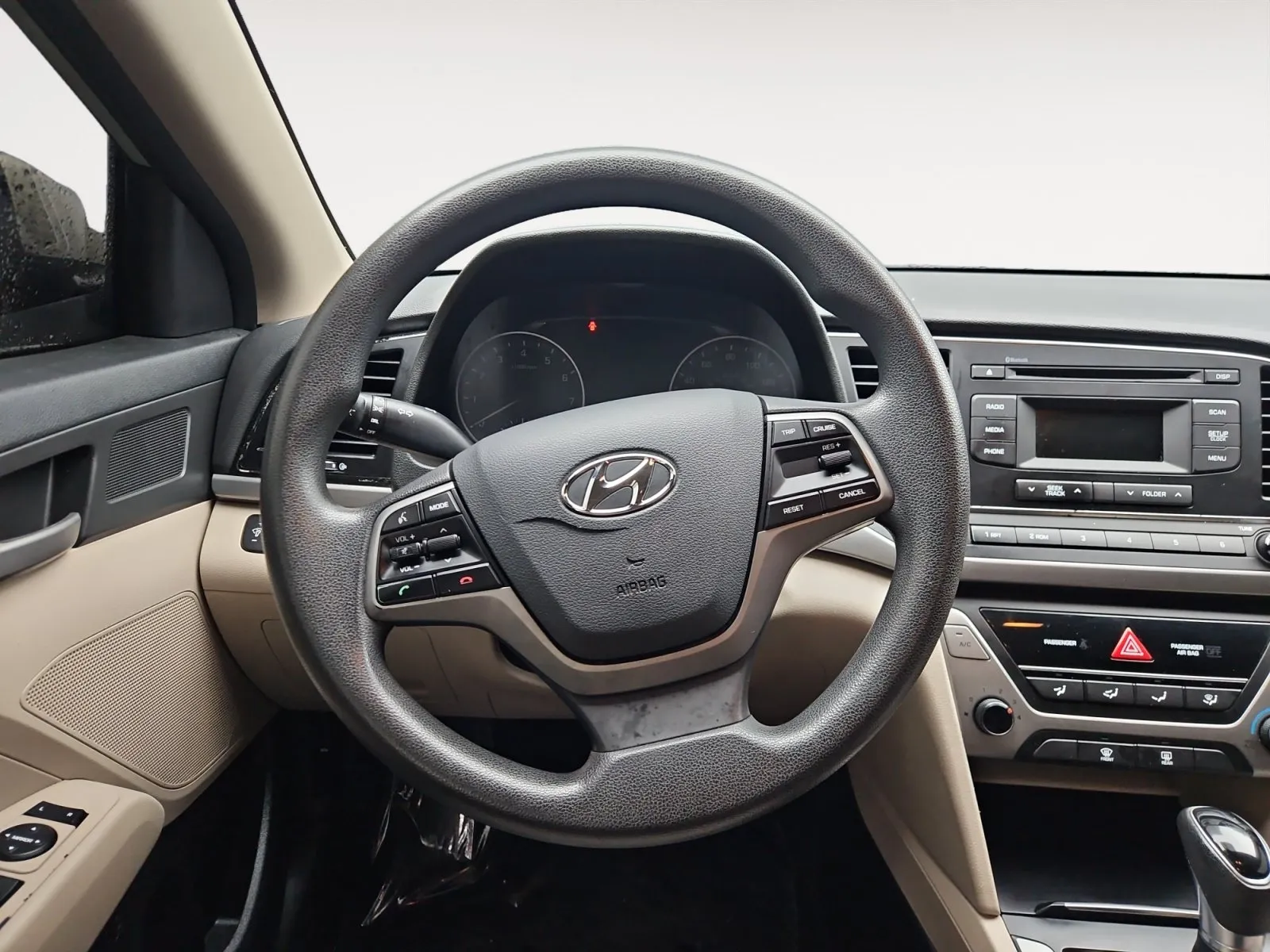 Hyundai Elantra photo 12