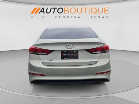 More photos of 2018 Hyundai Elantra SE at Auto Boutique Ohio, OH