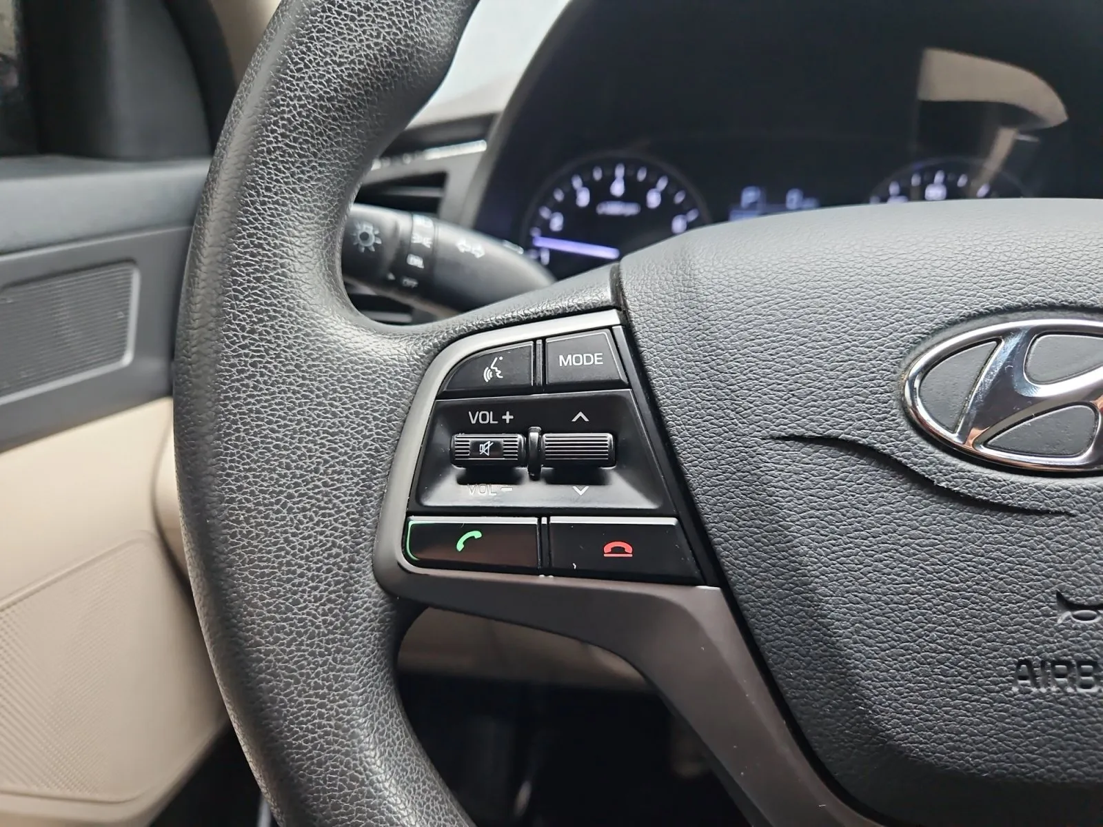 Hyundai Elantra photo 21