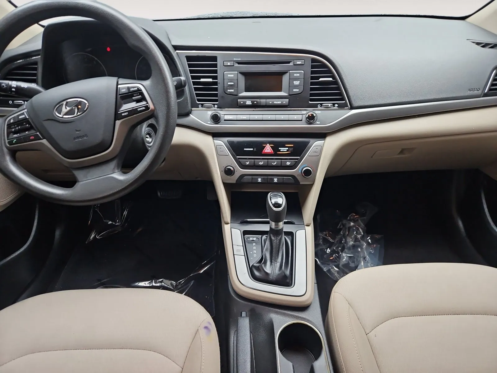 Hyundai Elantra photo 11