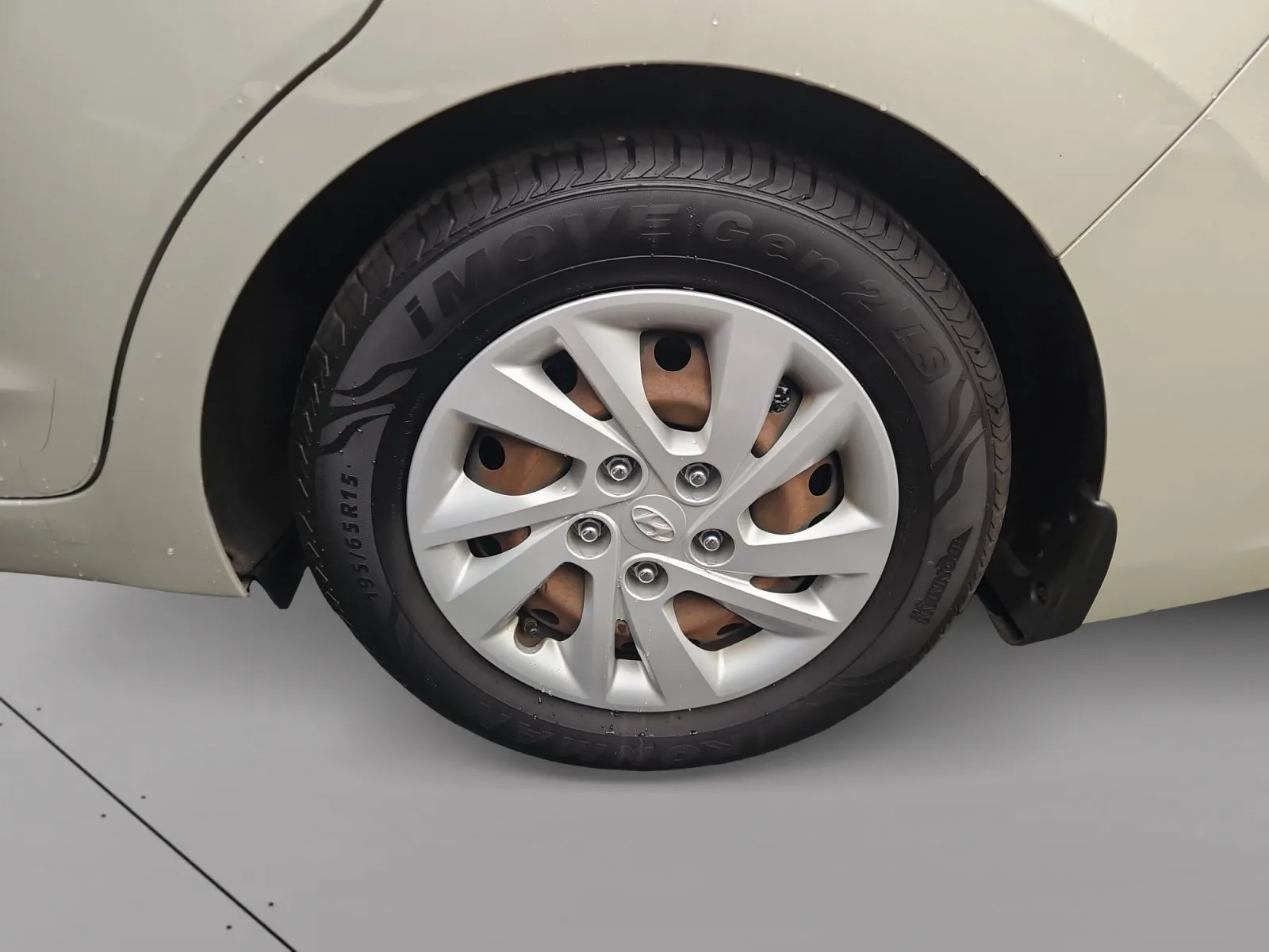 Hyundai Elantra photo 14