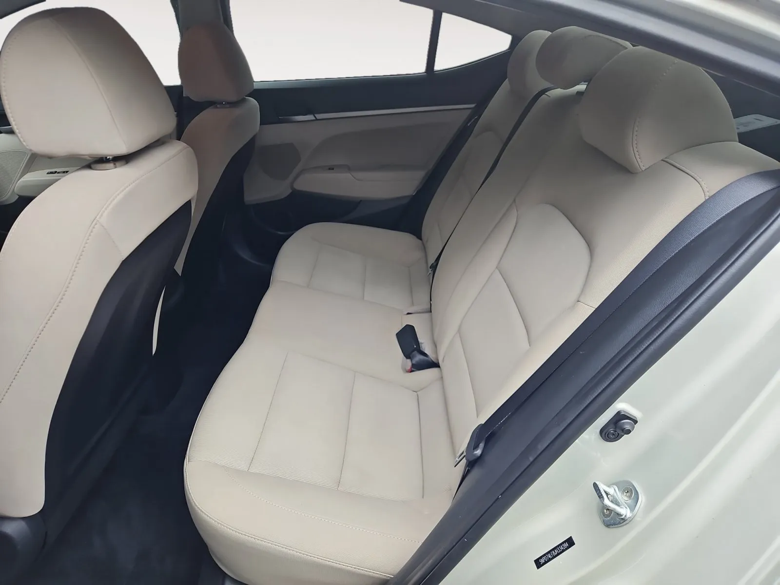 Hyundai Elantra photo 13