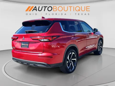 More photos of 2022 Mitsubishi Outlander ES at Auto Boutique Ohio, OH