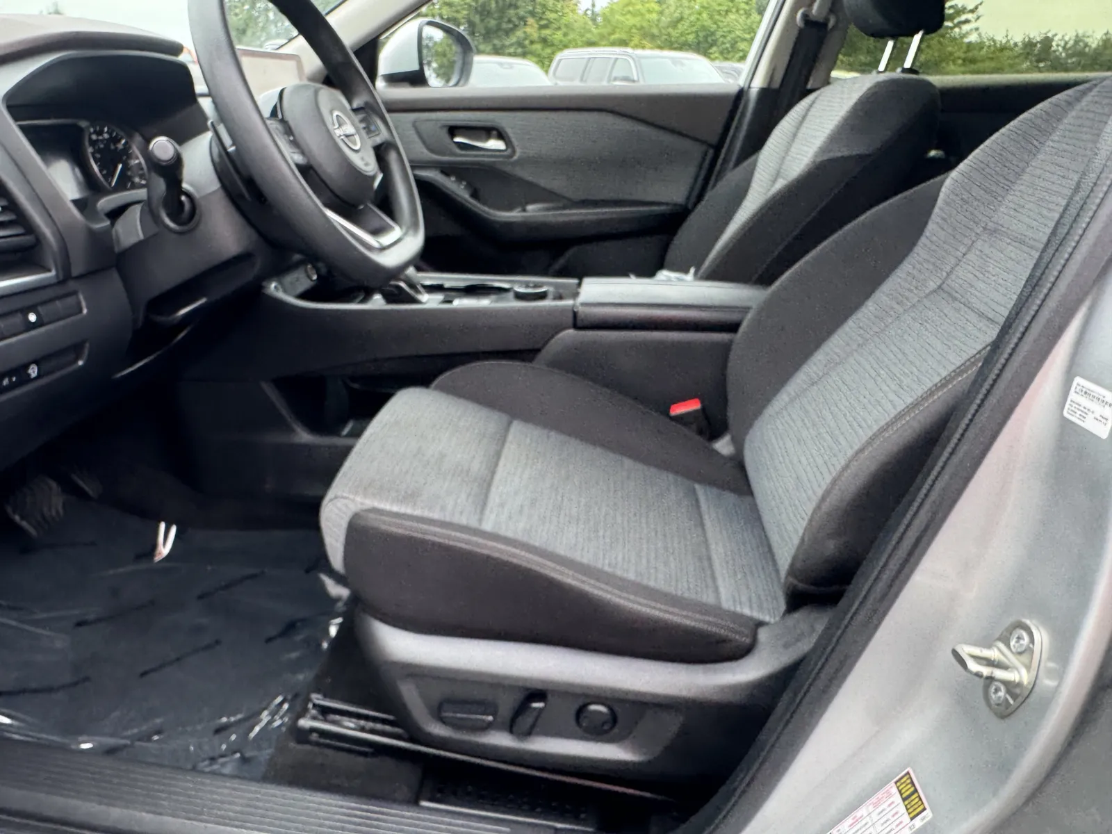 Nissan Rogue photo 28
