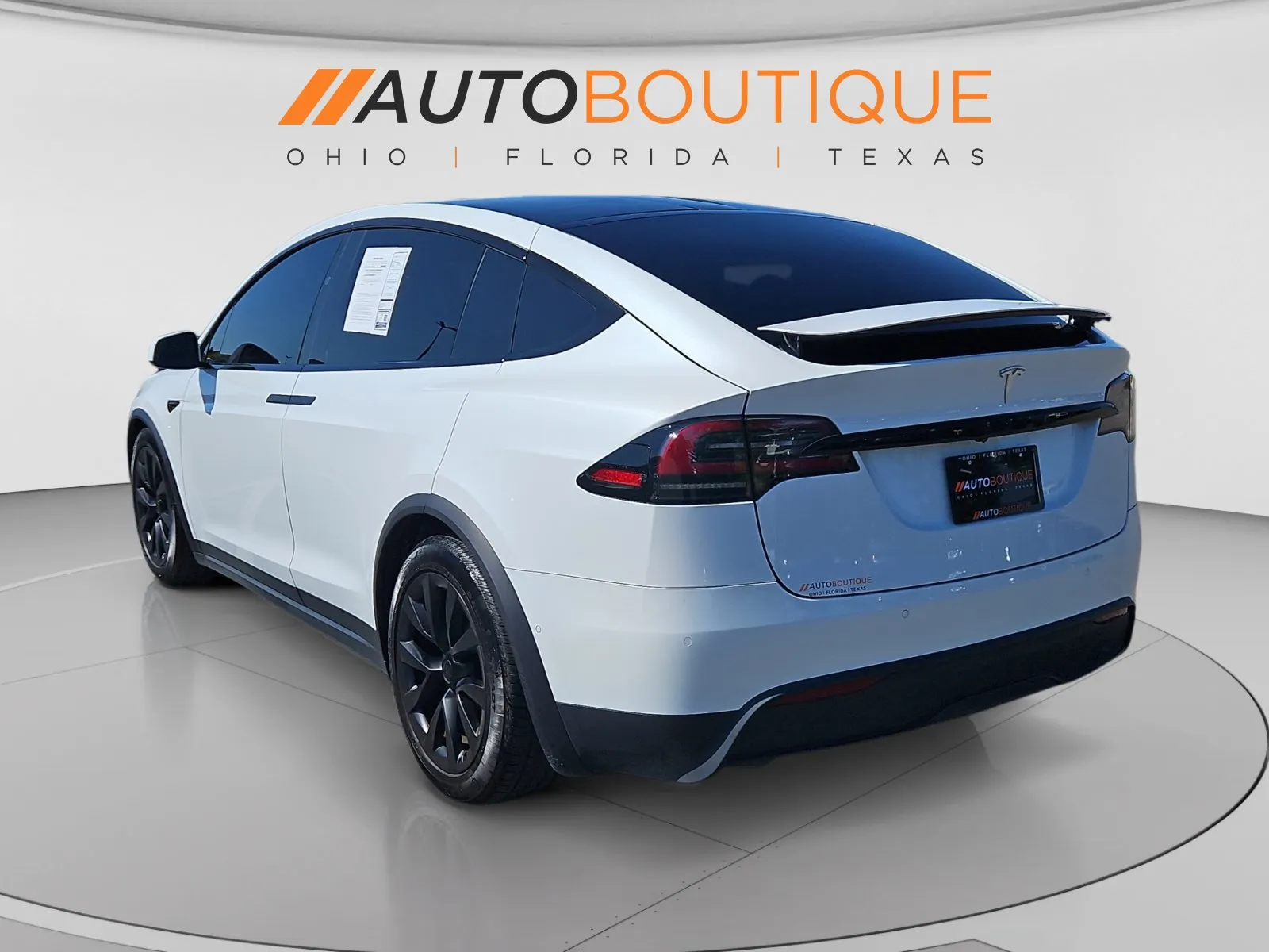 Tesla Model X photo 3