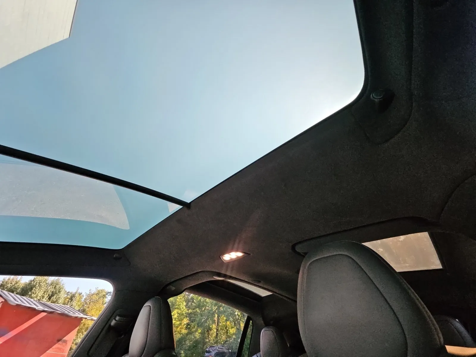 Tesla Model X photo 16