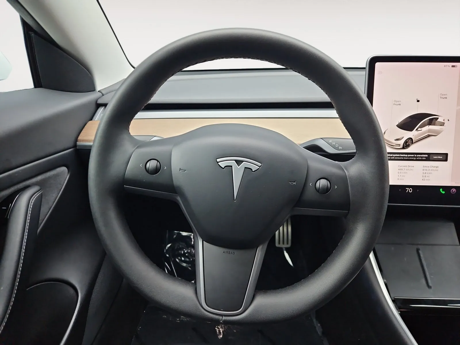 Tesla Model 3 photo 12