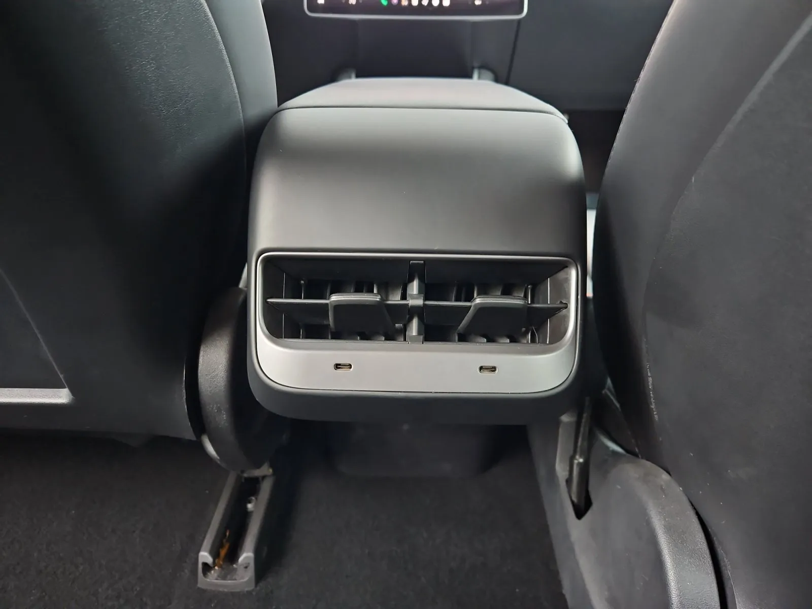 Tesla Model 3 photo 13