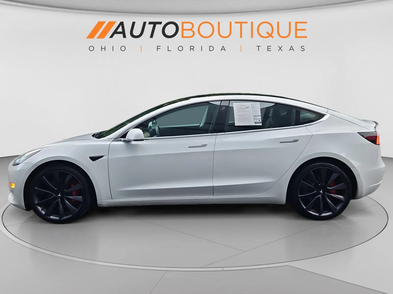 Tesla Model 3 photo 2