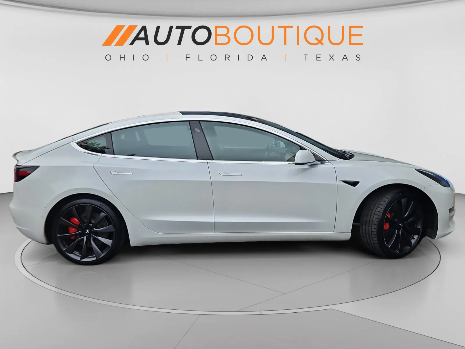 Tesla Model 3 photo 6