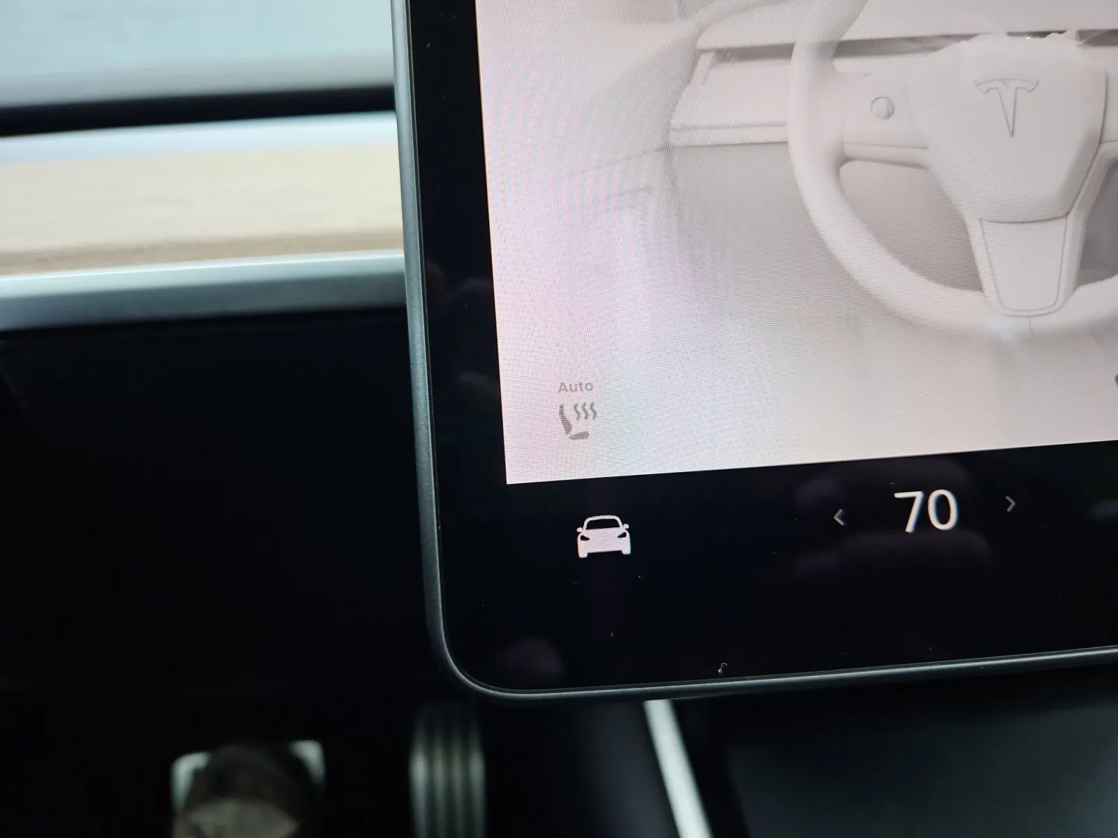 Tesla Model 3 photo 22