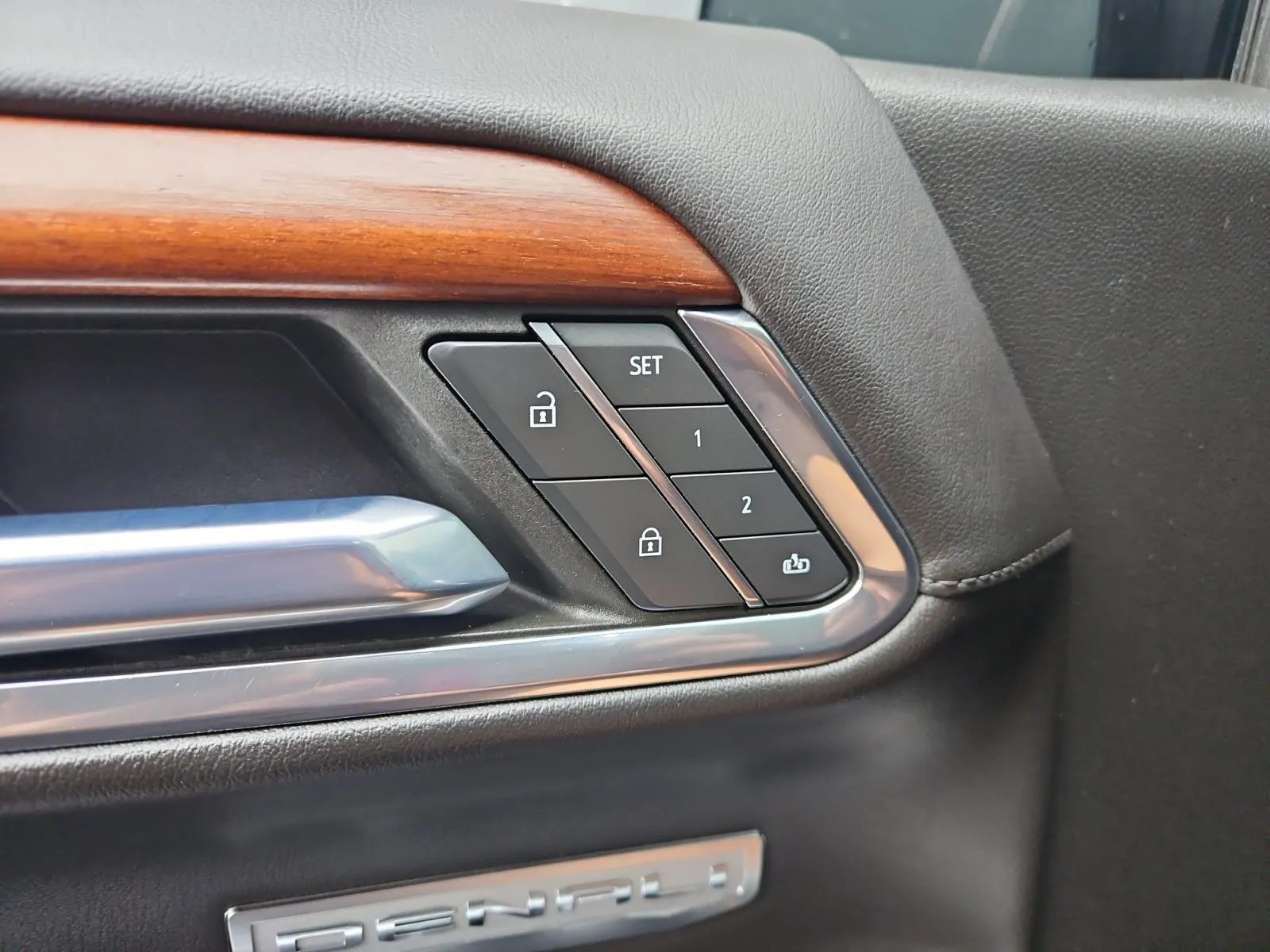 GMC Sierra photo 18