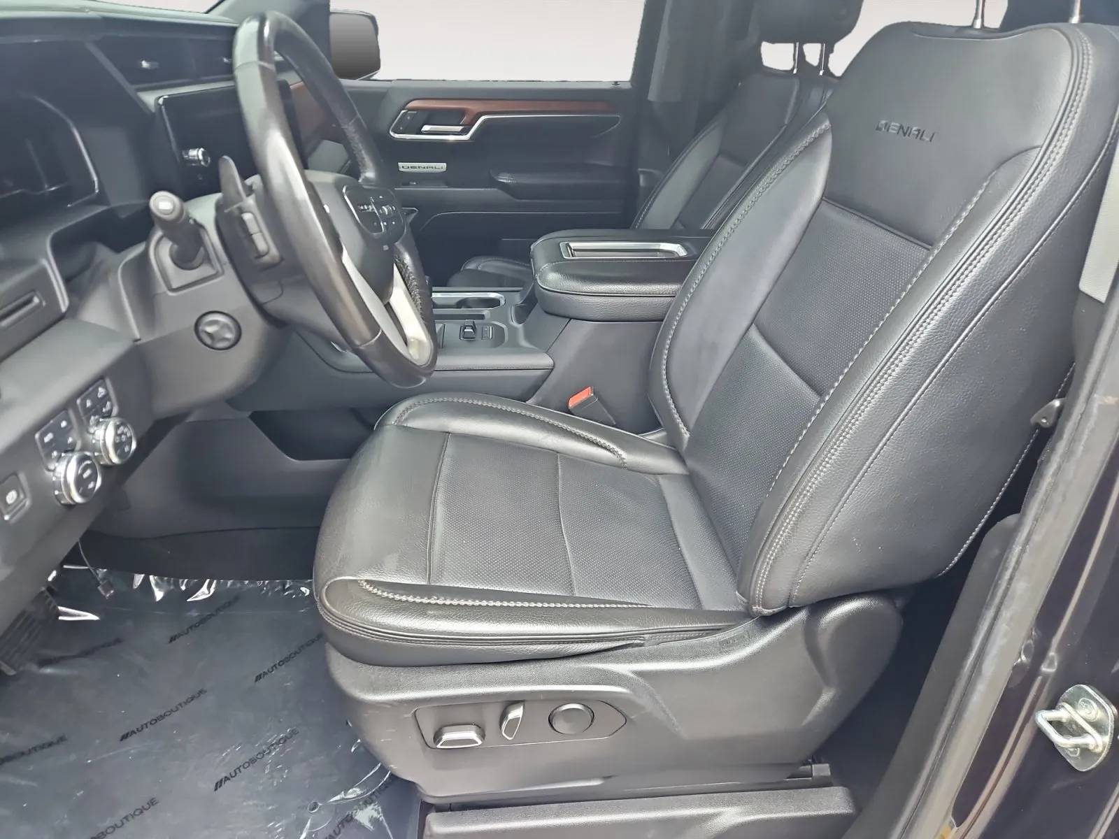 GMC Sierra photo 9