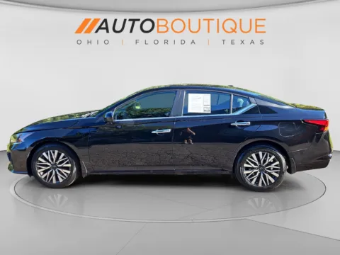 Photos of 2023 Nissan Altima 2.5 SV for sale in Columbus, OH at Auto Boutique Ohio