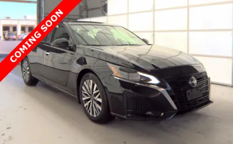 Another view of 2023 Nissan Altima 2.5 SV for sale in Columbus, OH at Auto Boutique Ohio