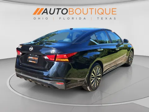 More photos of 2023 Nissan Altima 2.5 SV at Auto Boutique Ohio, OH