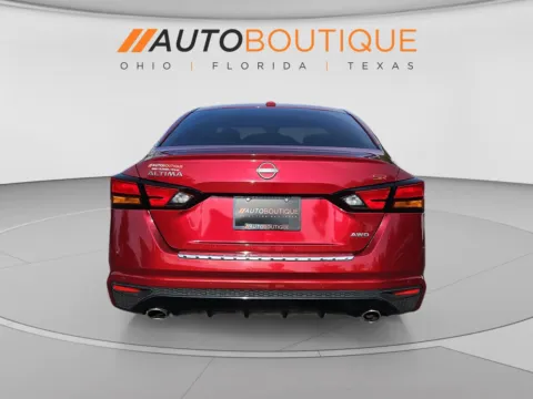 More photos of 2023 Nissan Altima 2.5 SR at Auto Boutique Ohio, OH