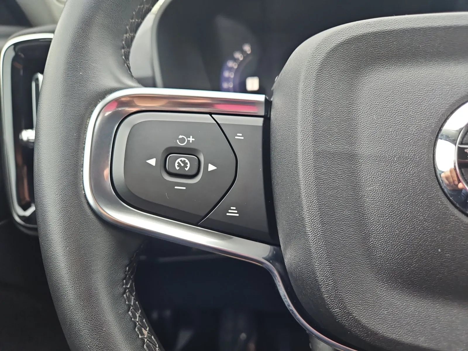 Volvo XC40 photo 25