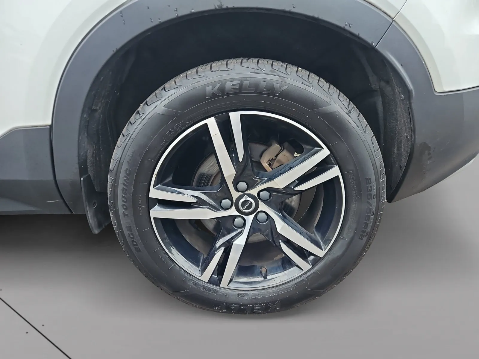 Volvo XC40 photo 14