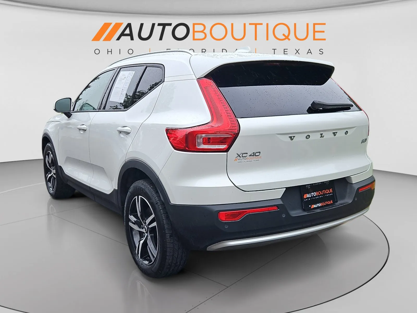 Volvo XC40 photo 3