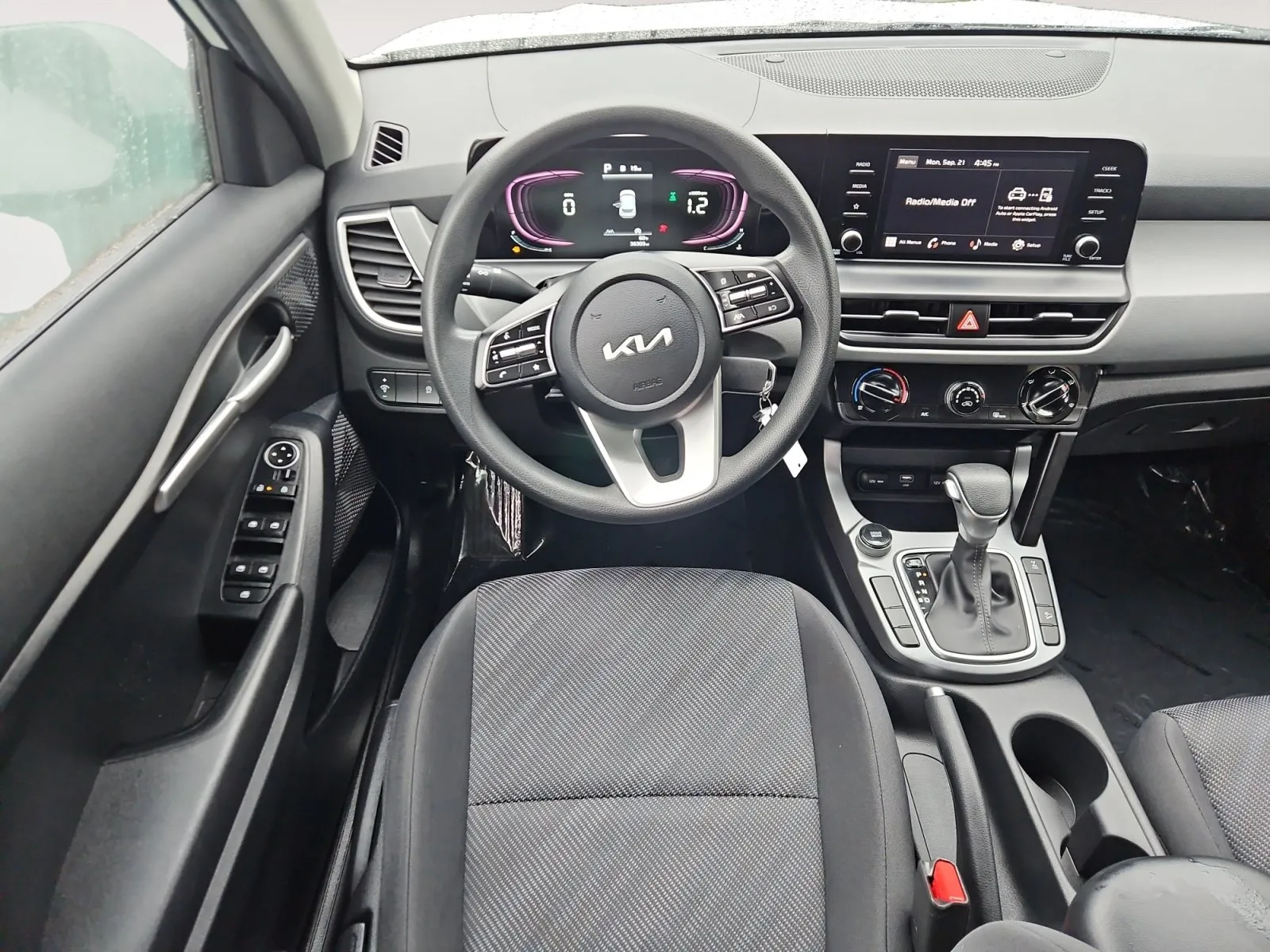 Kia Seltos photo 10