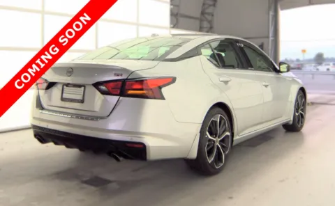 More photos of 2023 Nissan Altima 2.5 SR at Auto Boutique Ohio, OH