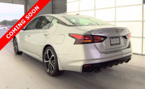 More photos of 2023 Nissan Altima 2.5 SR at Auto Boutique Ohio, OH