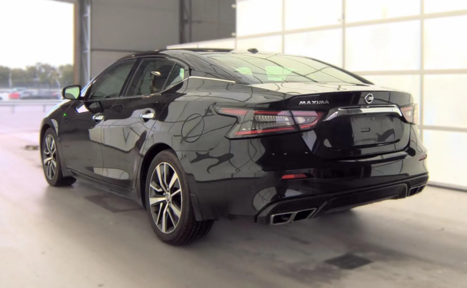 Nissan Maxima photo 5