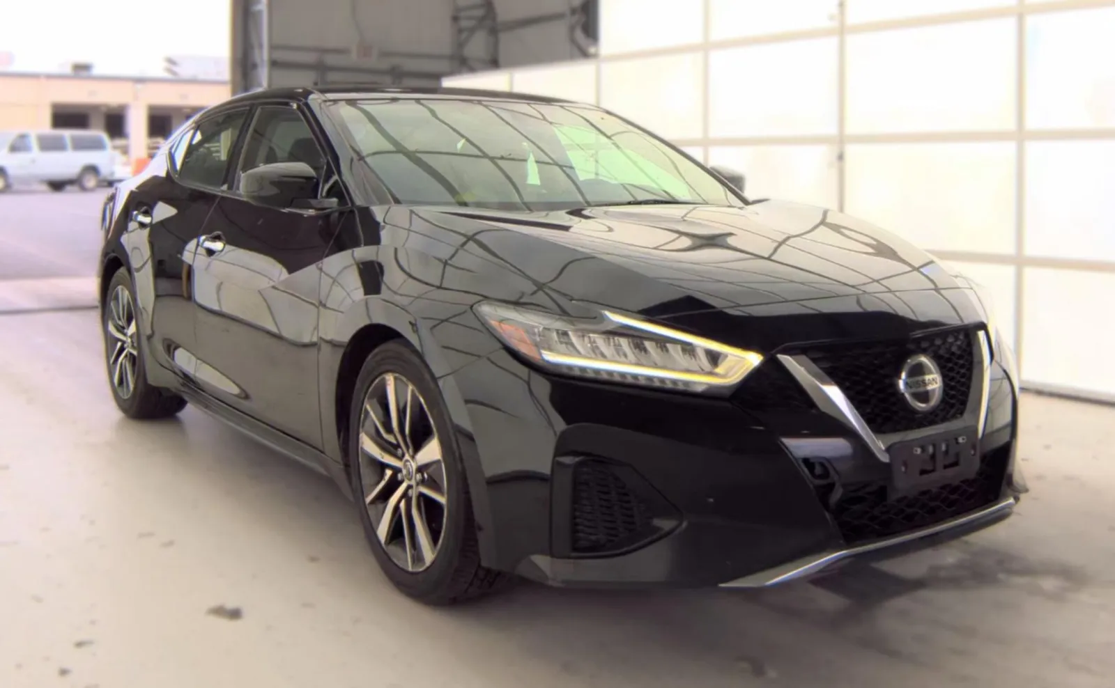 Nissan Maxima photo 3