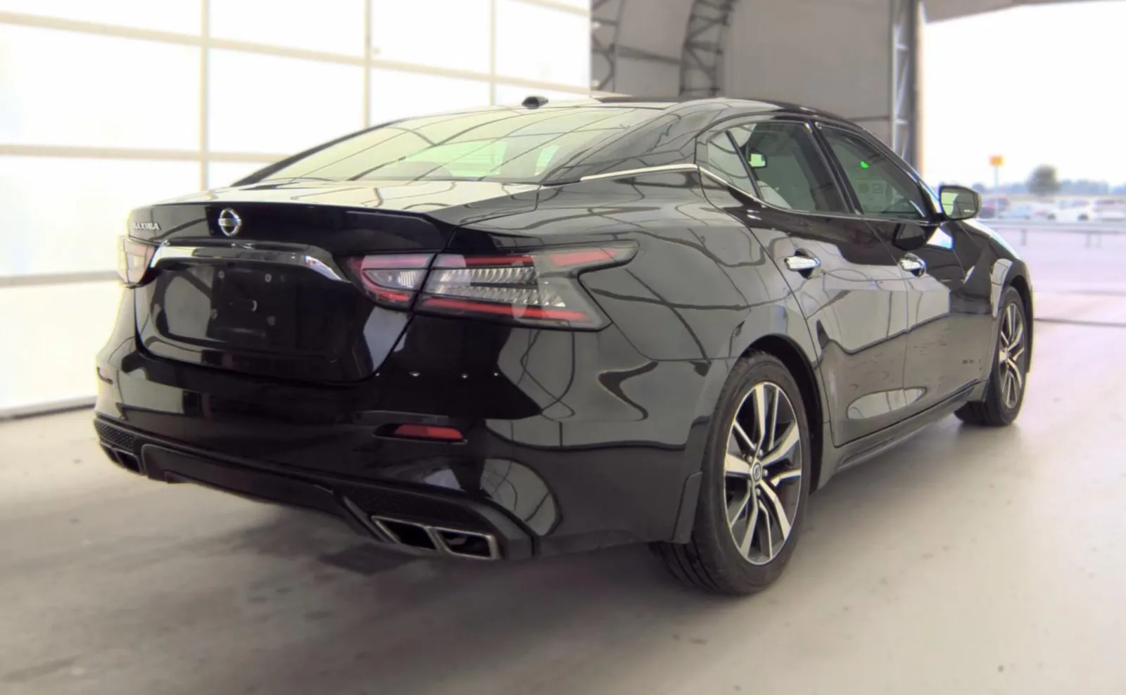 Nissan Maxima photo 4