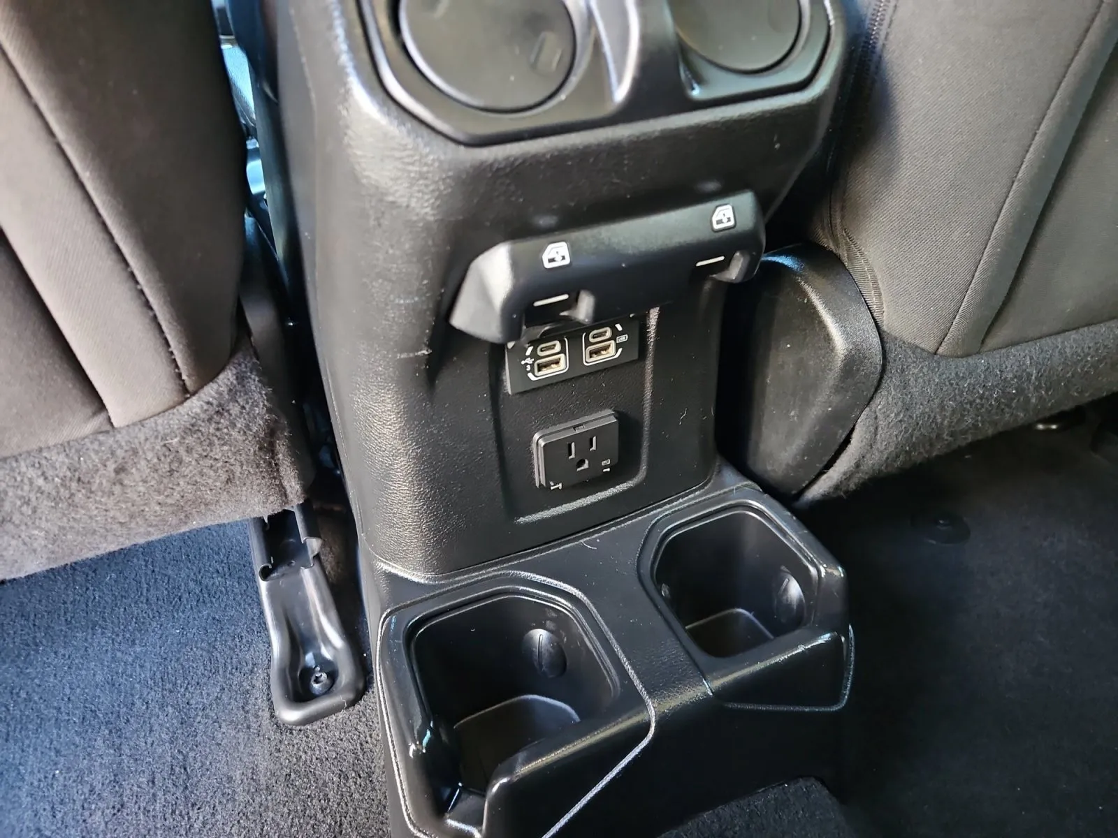 Jeep Wrangler photo 13