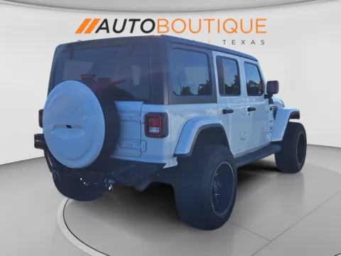 More photos of 2018 Jeep Wrangler Unlimited Sahara at Auto Boutique Ohio, OH
