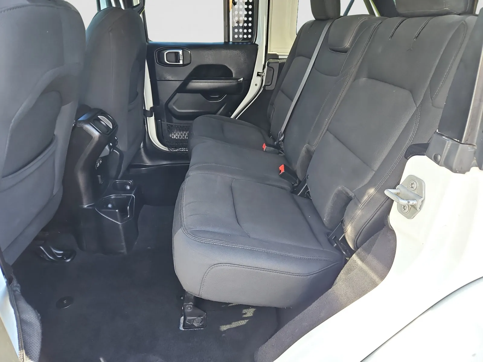 Jeep Wrangler photo 14