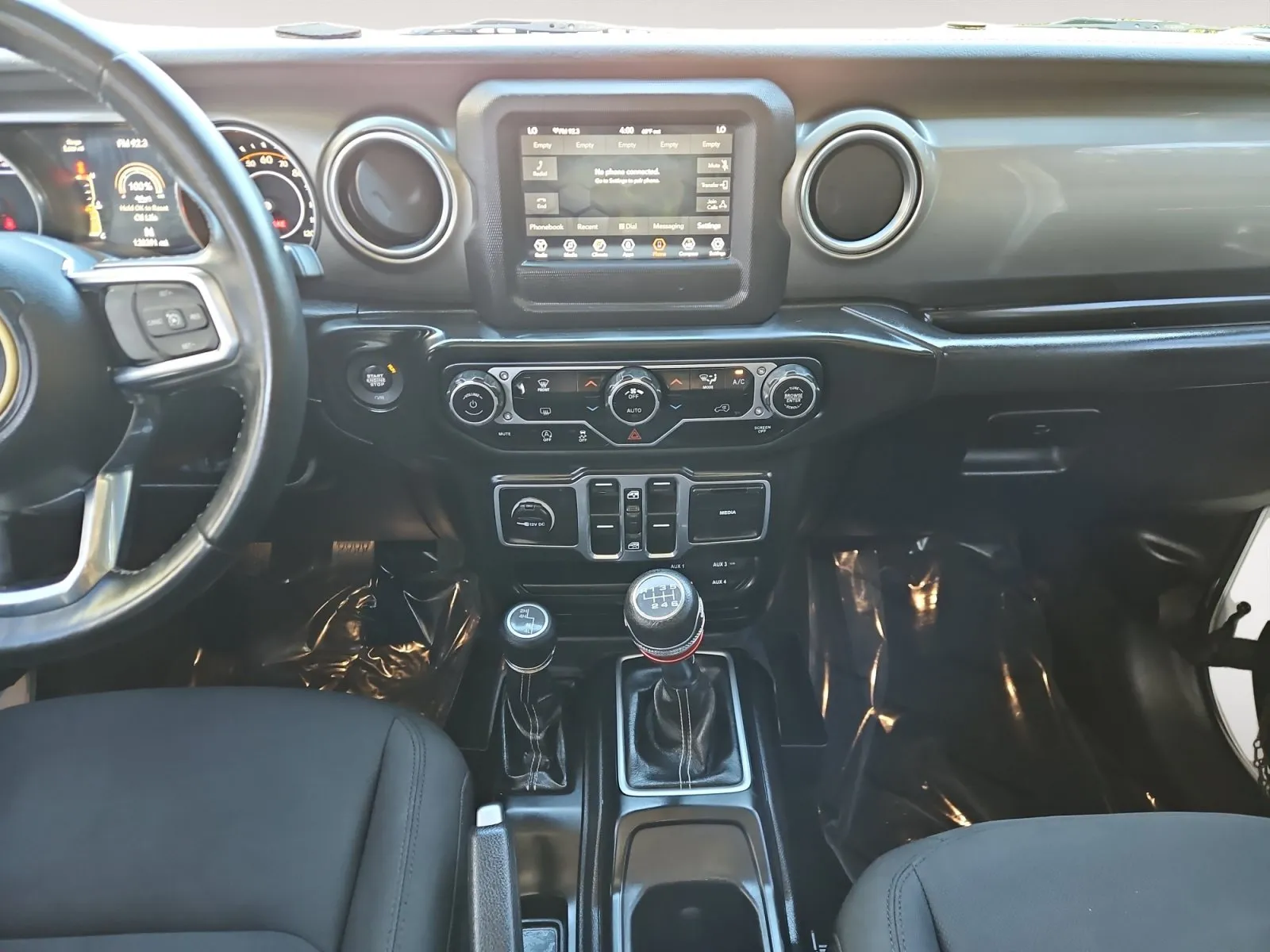 Jeep Wrangler photo 11