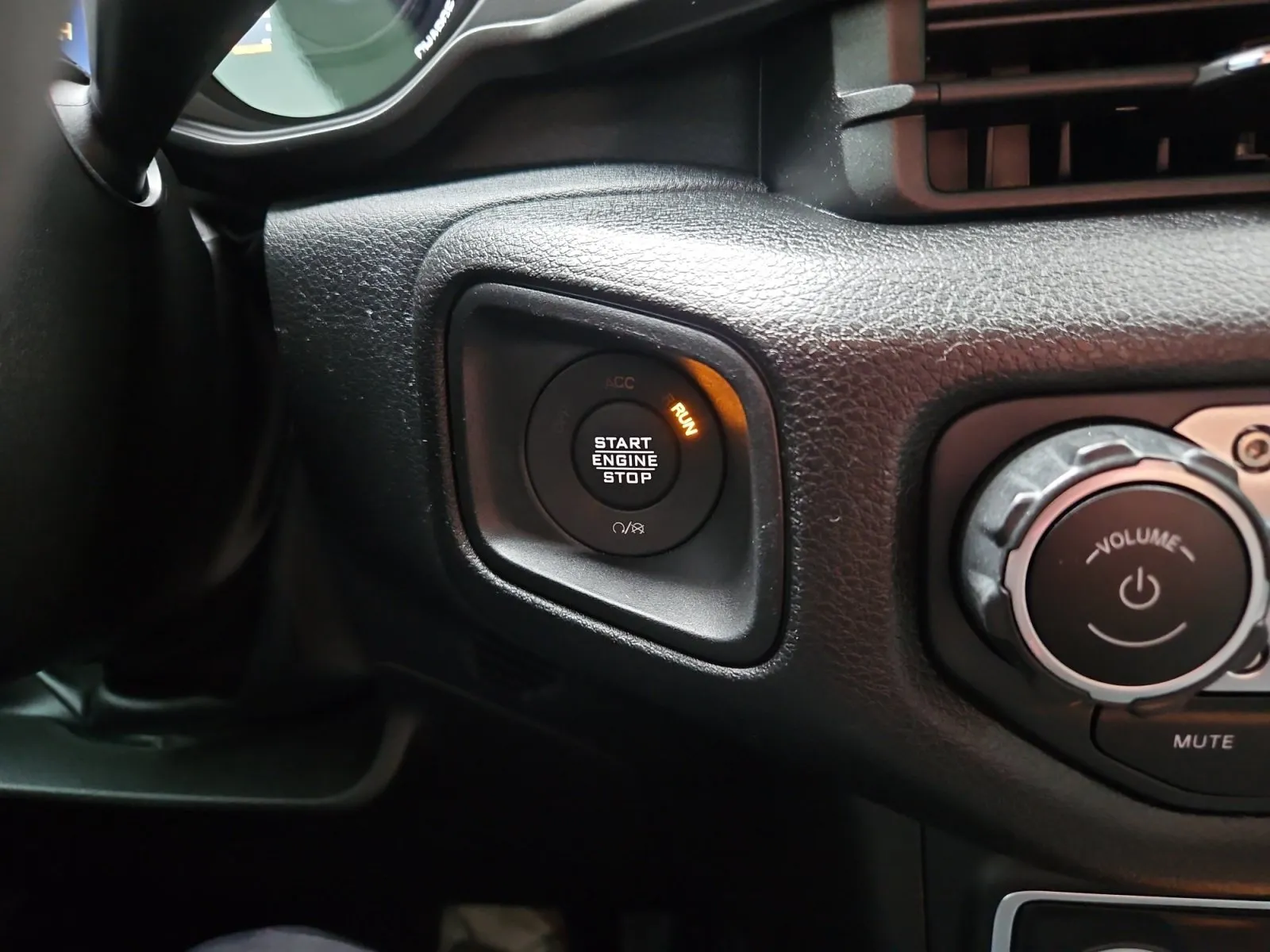 Jeep Wrangler photo 19
