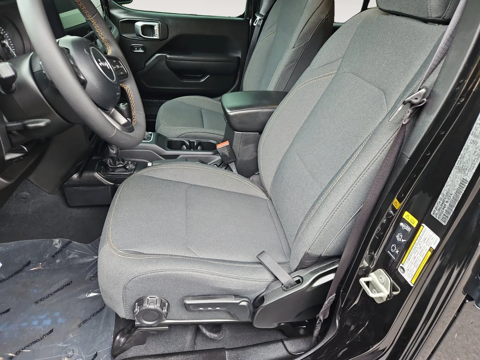 Jeep Wrangler photo 9