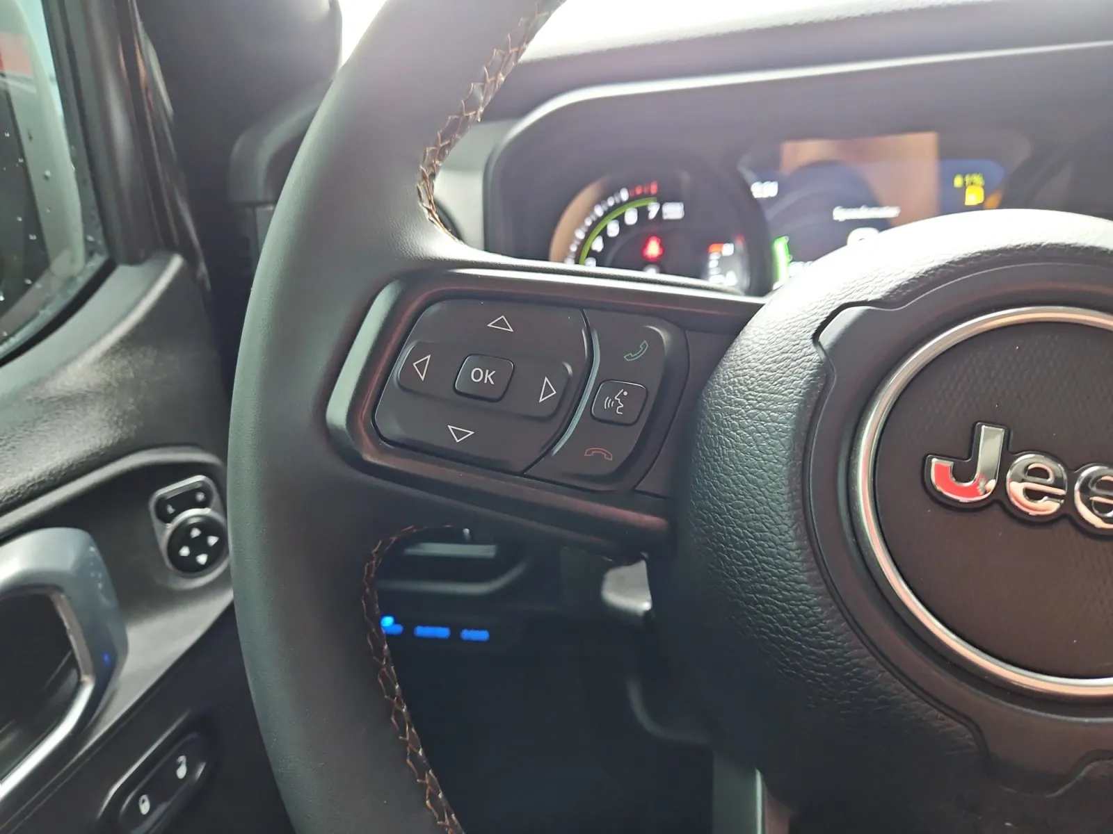 Jeep Wrangler photo 24
