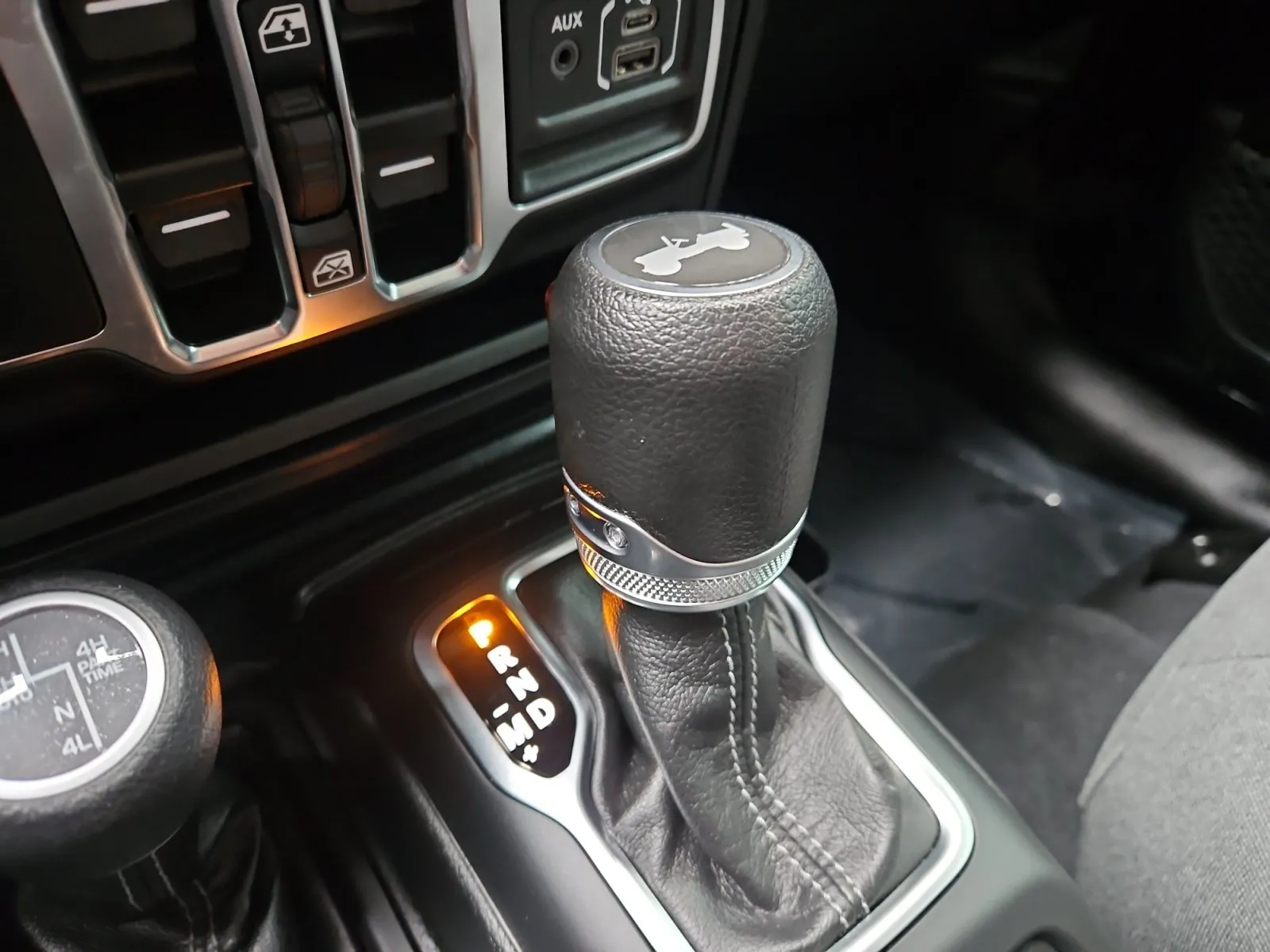 Jeep Wrangler photo 22