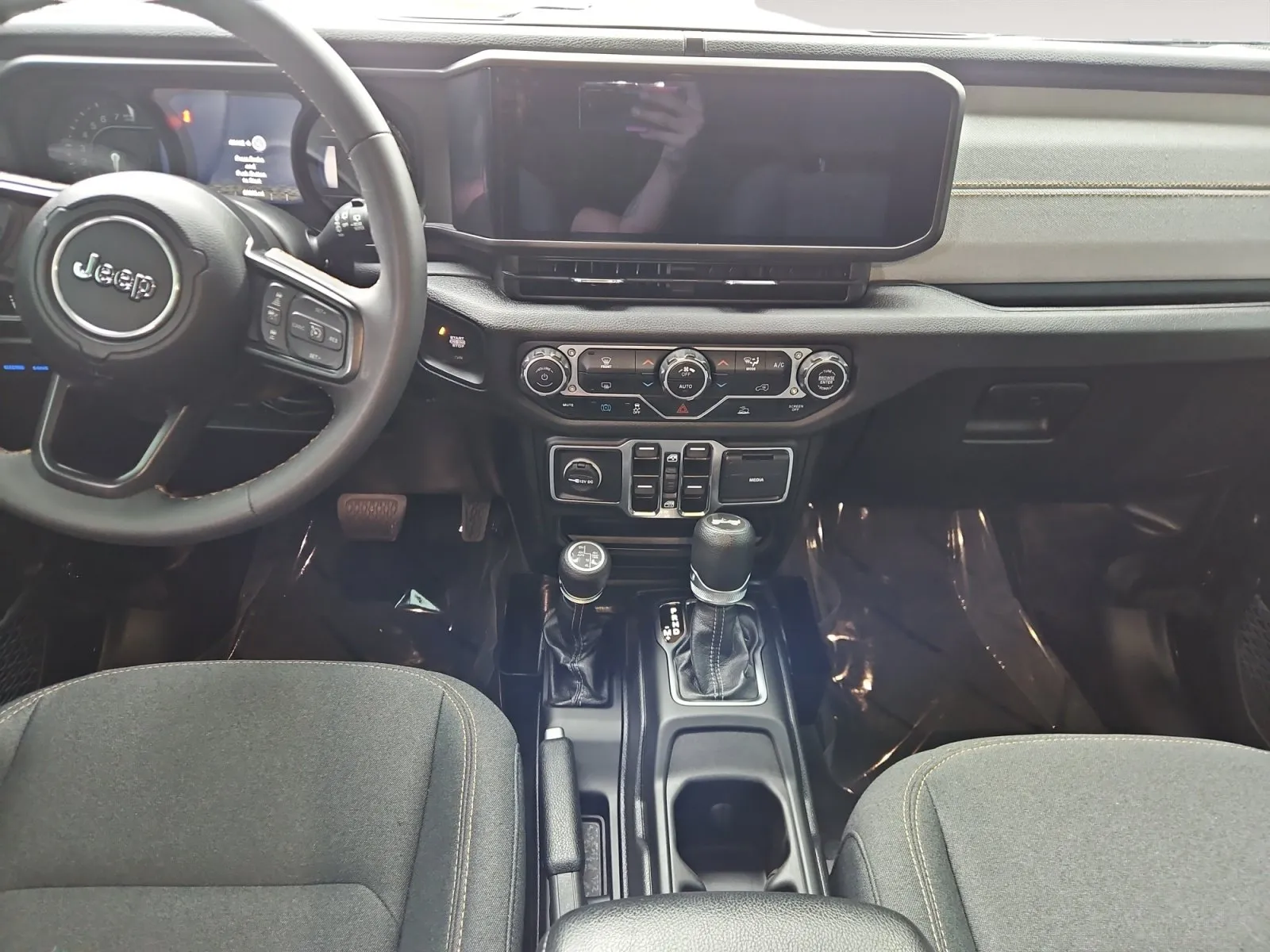 Jeep Wrangler photo 11