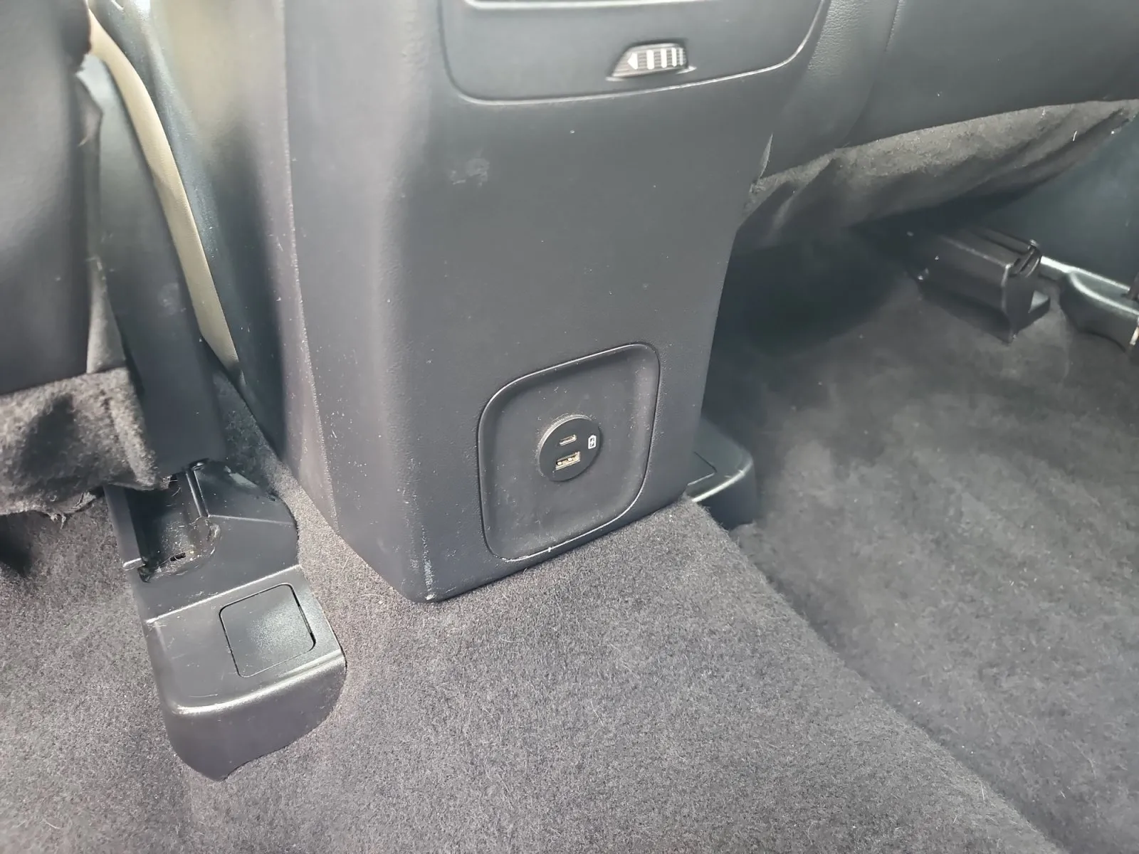 Ford Escape photo 13