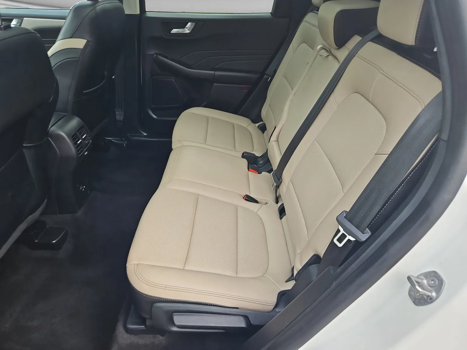 Ford Escape photo 14