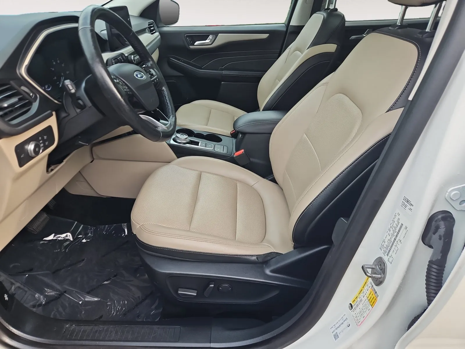 Ford Escape photo 9