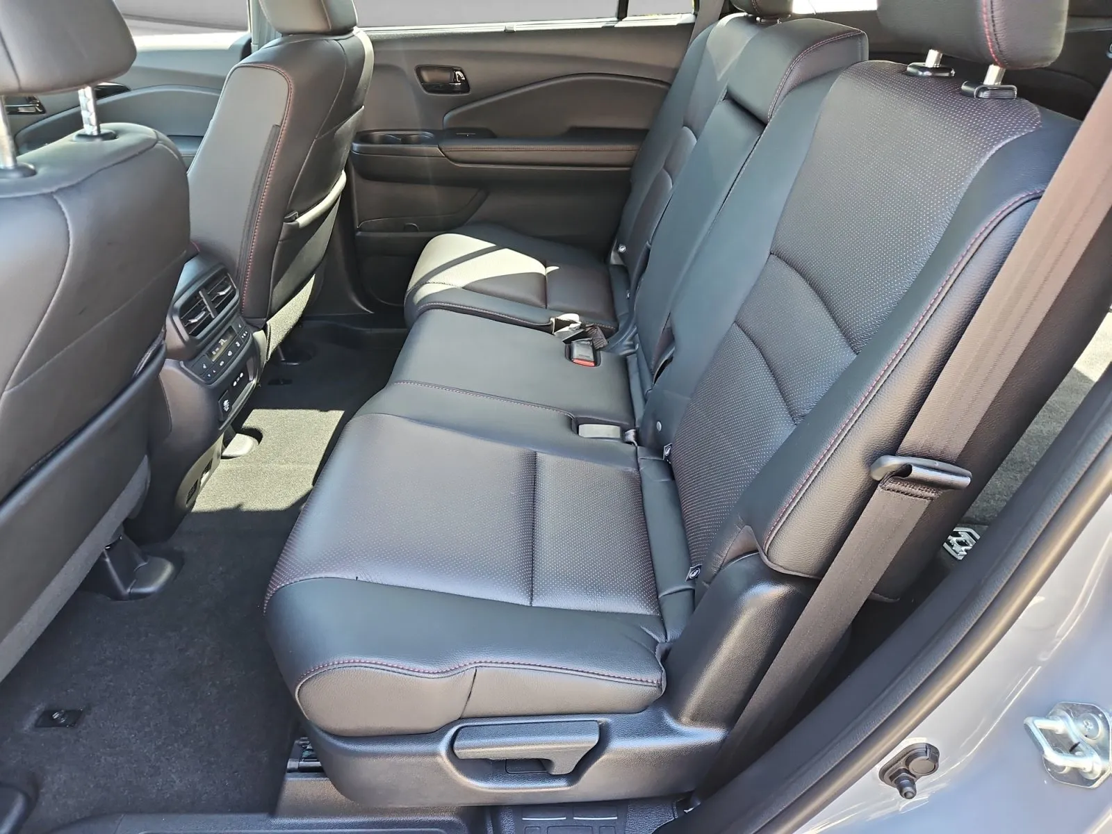 Honda Passport photo 14
