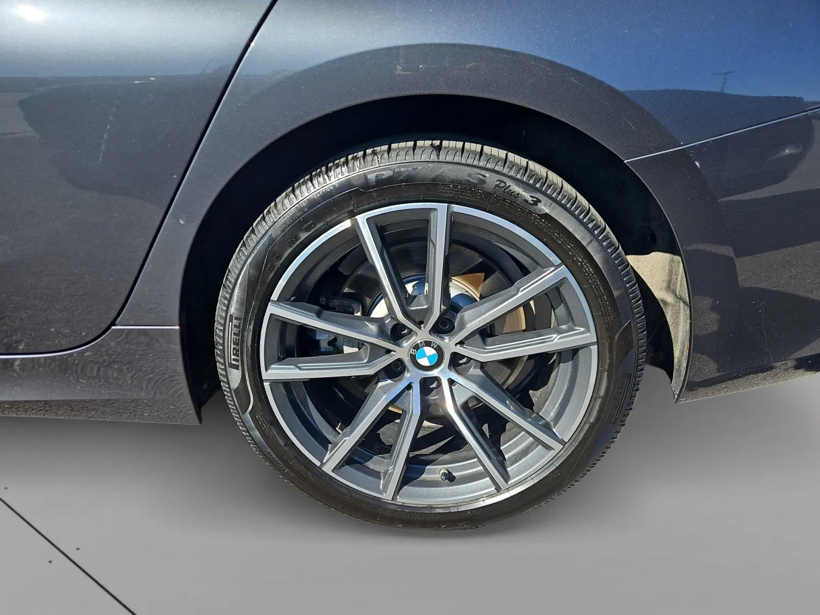BMW 3 Series photo 15