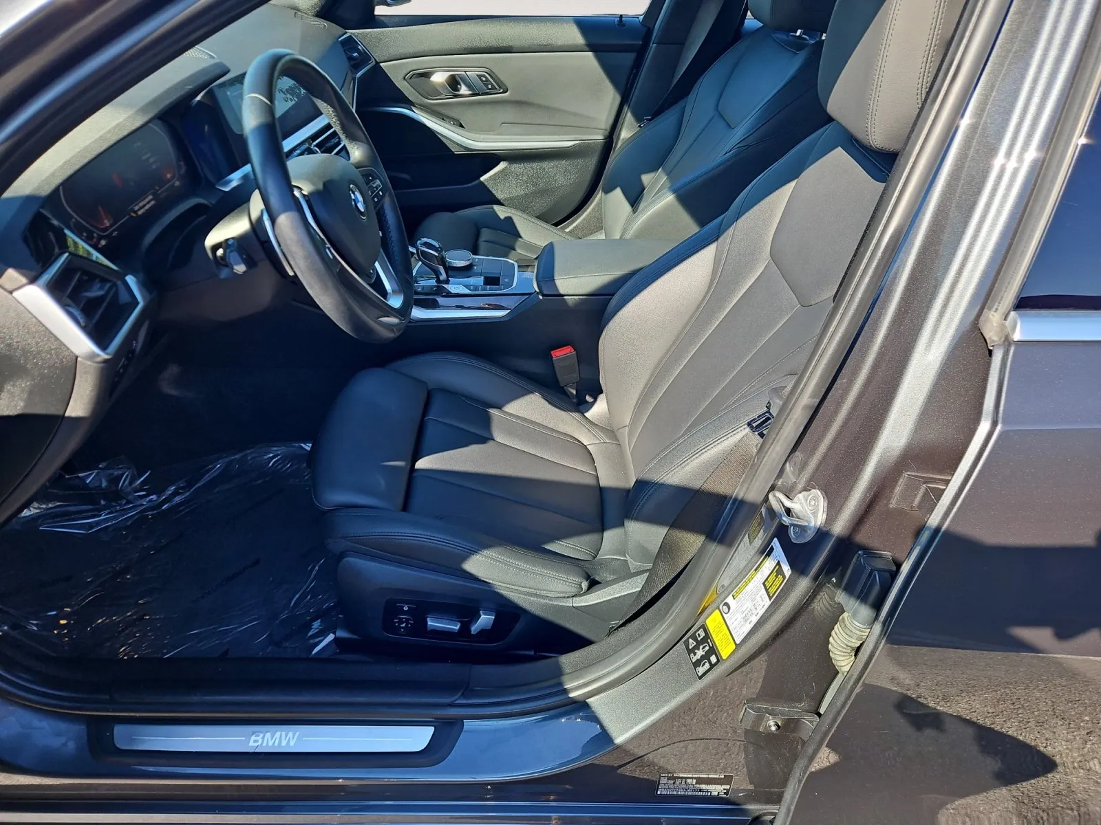 BMW 3 Series photo 9